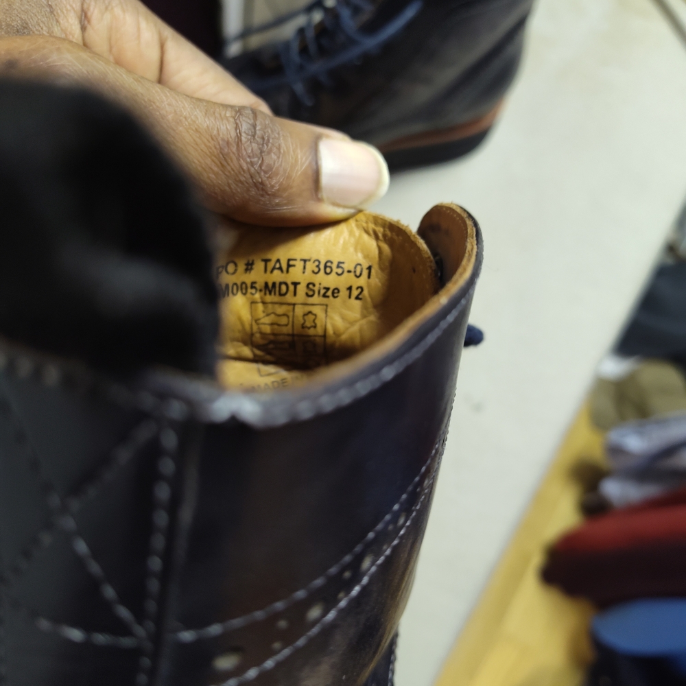TAFT Men's Black and Tan Brogue Boots - Picture 3 of 8